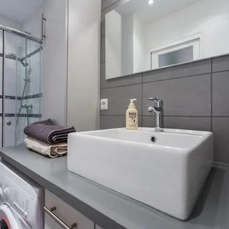 Διαμέρισμα Cozy / Quartier St Pierre *